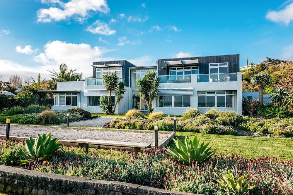 waiheke waterfront lodge
