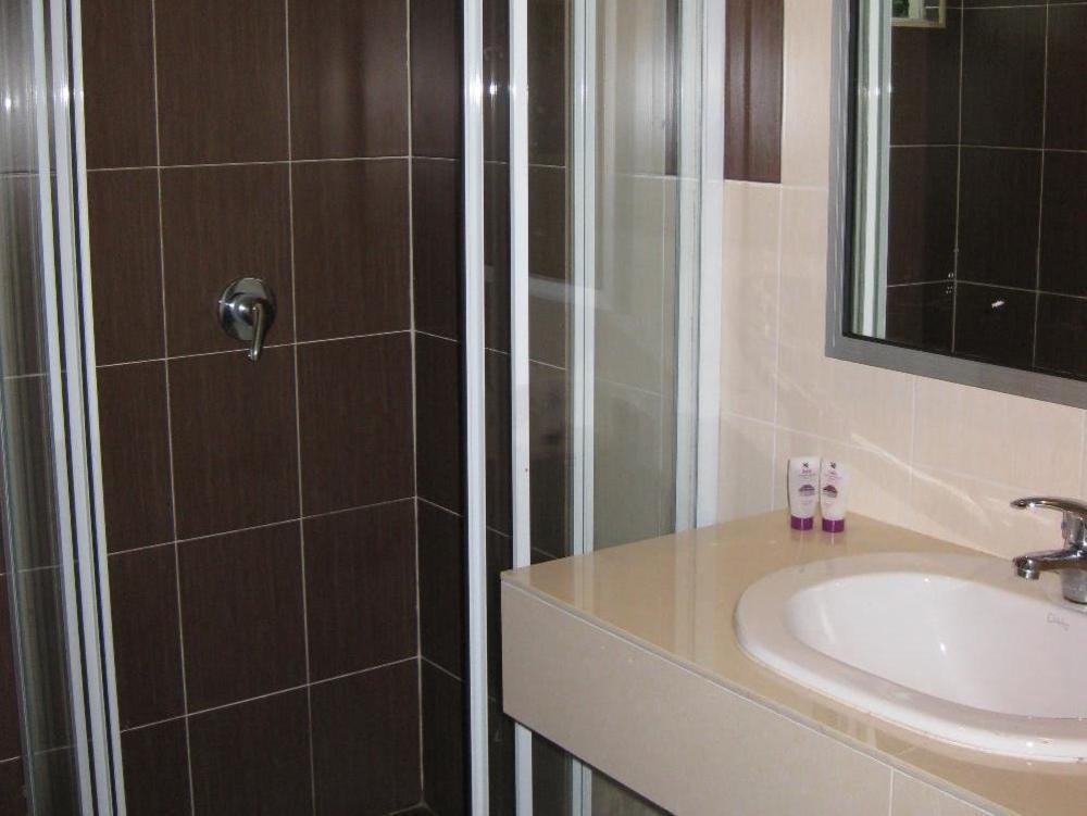 misty apartments iris house resort