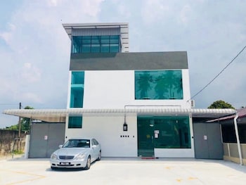 Luna Stay By Yolodge,,2 star