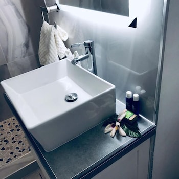 deluxe appartment at point village