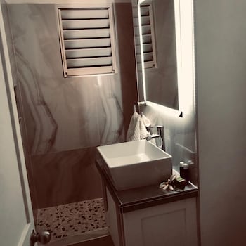 deluxe appartment at point village