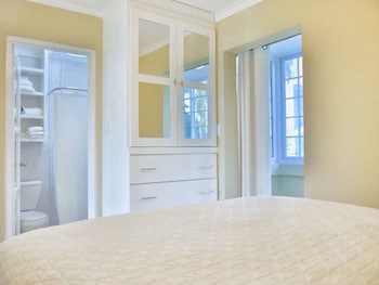 deluxe appartment at point village