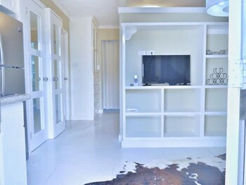 Deluxe Appartment At Point Village,,3 star