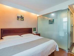 greentree inn jincheng long distance bus station jianshe road express hotel