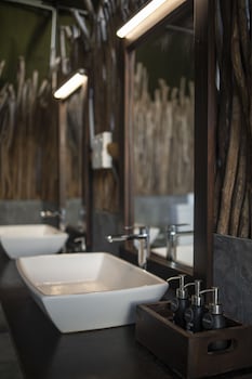 ceylon wild safaris yala