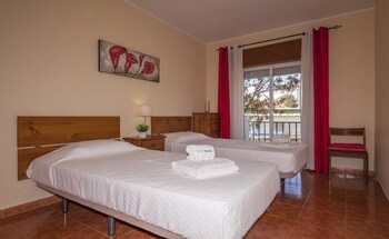 b45 main avenue 2 bed apartment