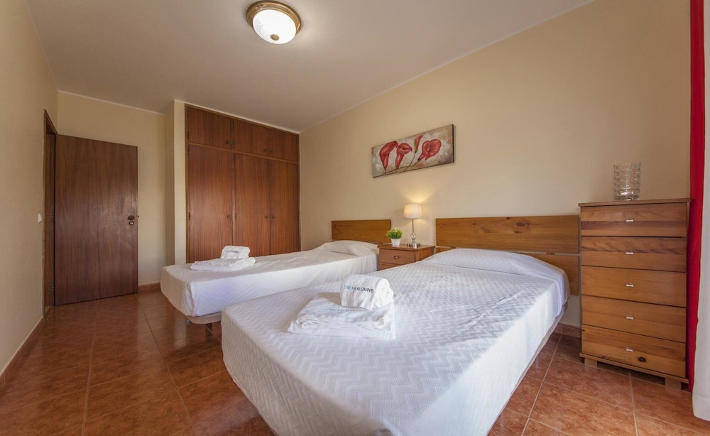 b45 main avenue 2 bed apartment