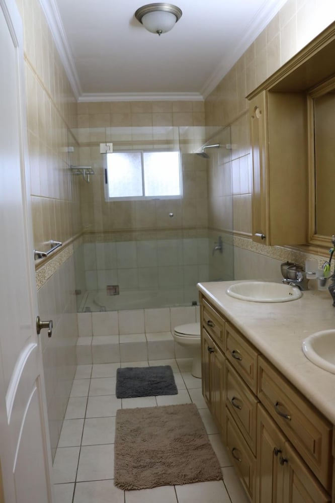 deluxe property in cariari