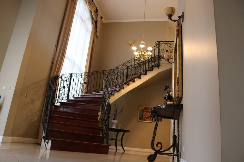 deluxe property in cariari