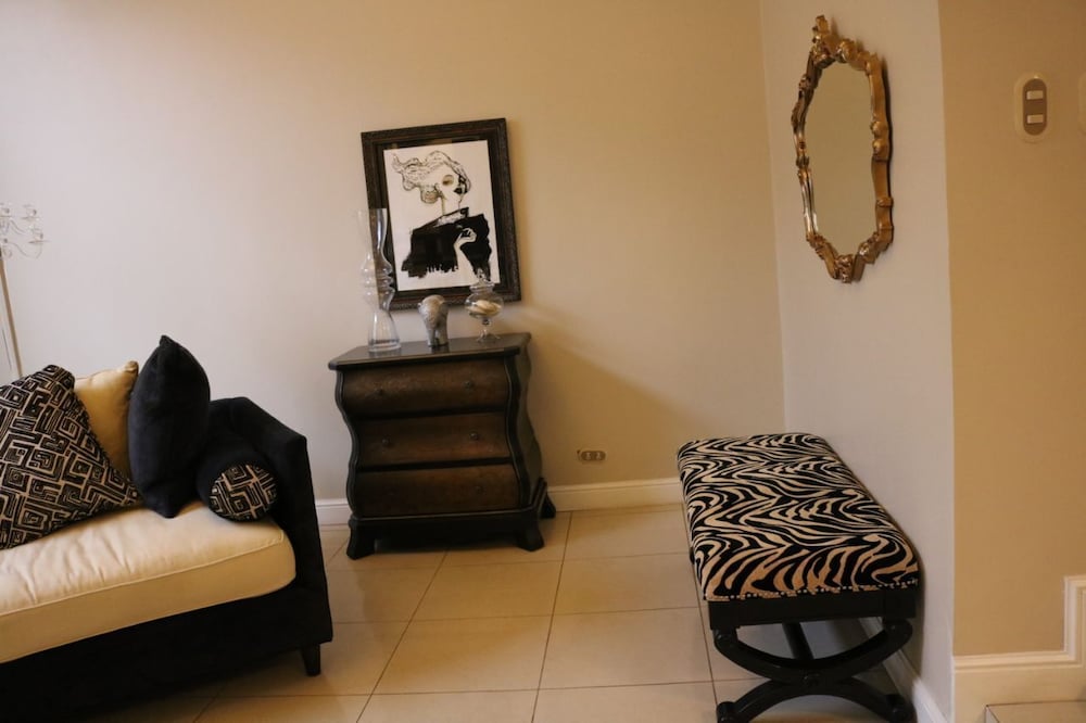 deluxe property in cariari