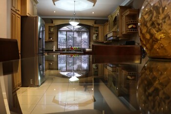 deluxe property in cariari