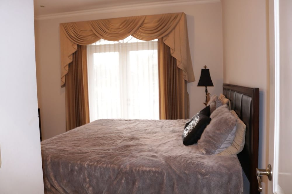 deluxe property in cariari