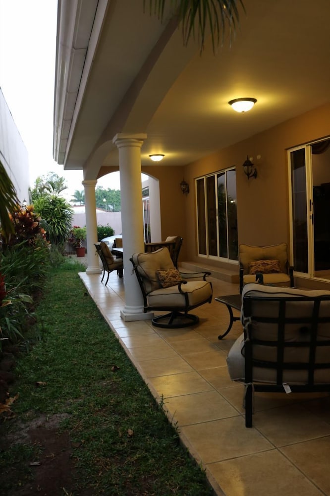 deluxe property in cariari