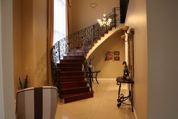 deluxe property in cariari