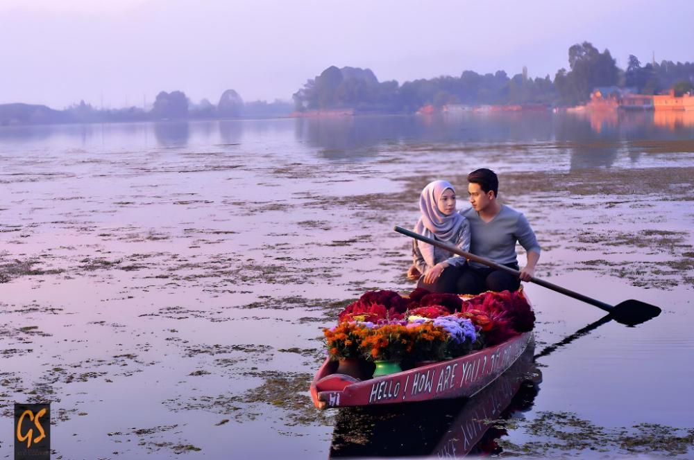 floating heaven group of houseboats