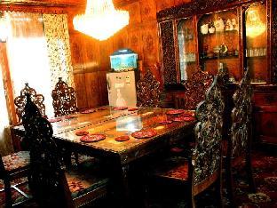 floating heaven group of houseboats