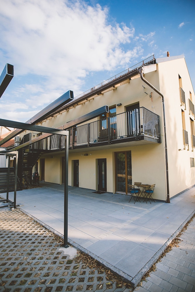 postcard city apartments