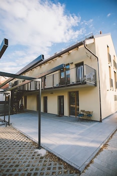 postcard city apartments