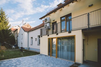 postcard city apartments