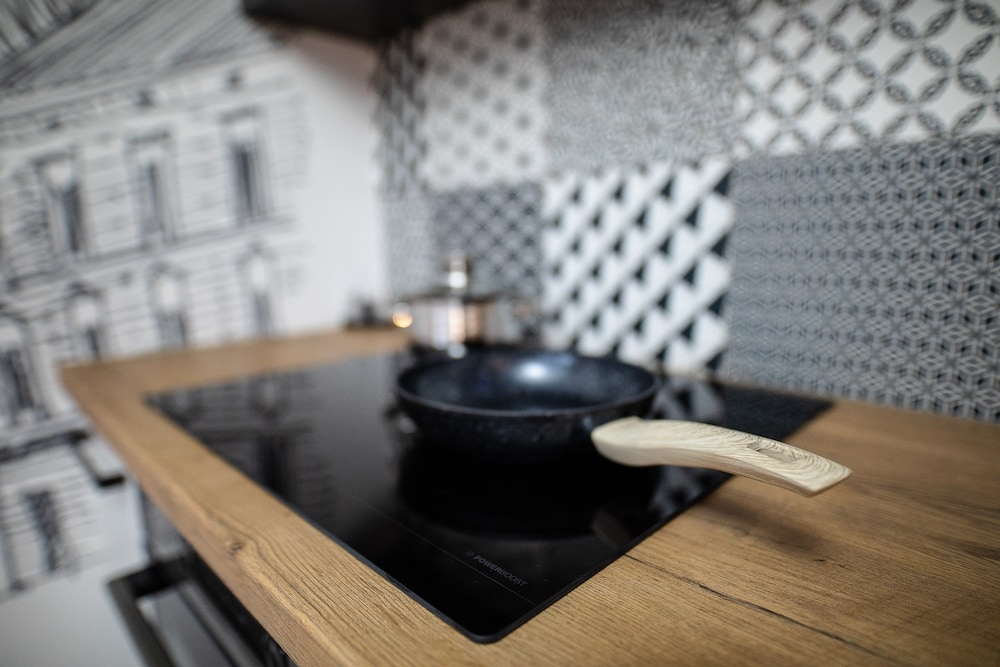 postcard city apartments