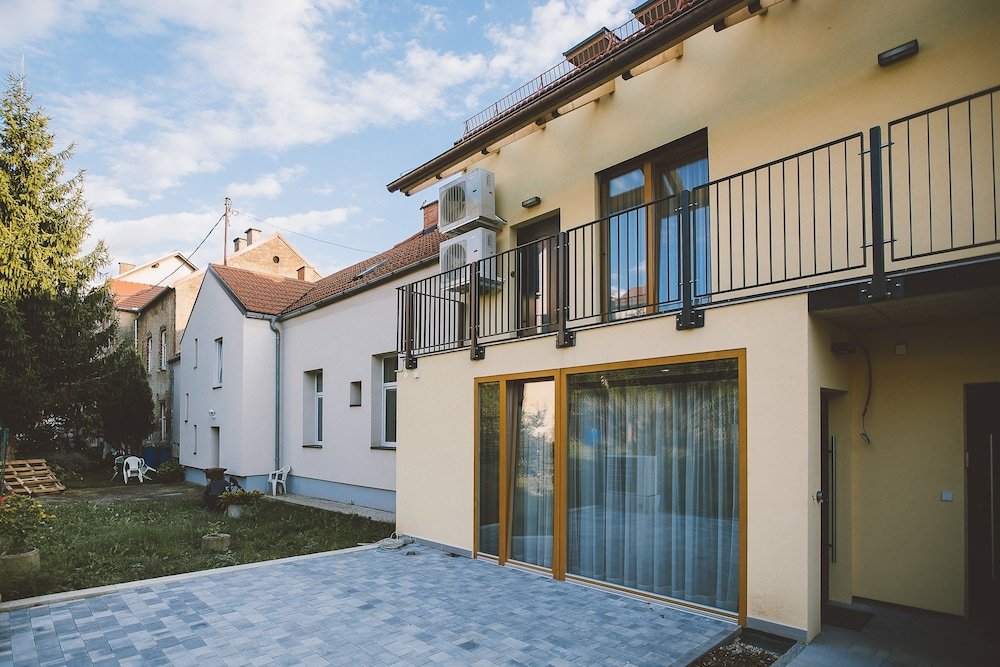 postcard city apartments