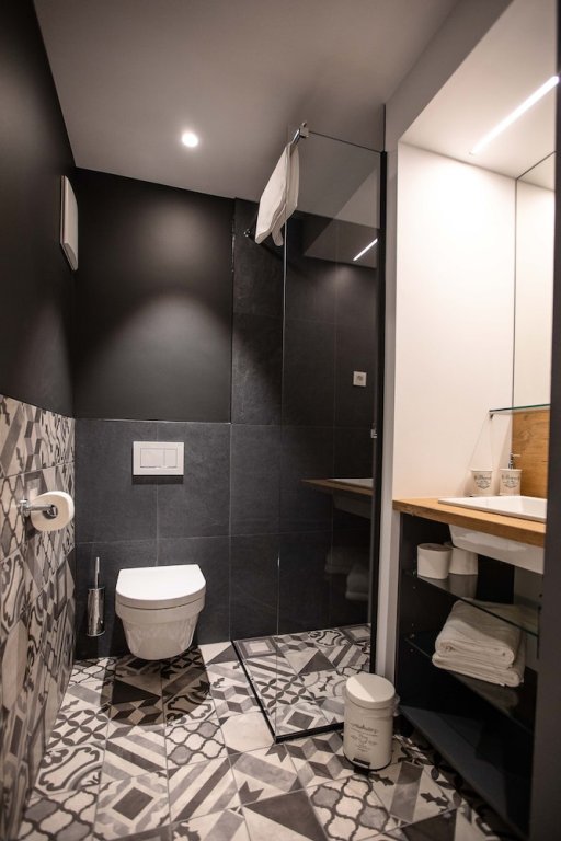 postcard city apartments