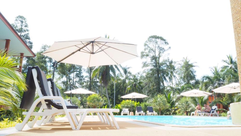 peaceful resort koh lanta