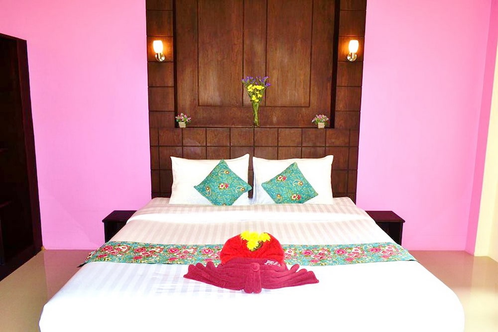 peaceful resort koh lanta