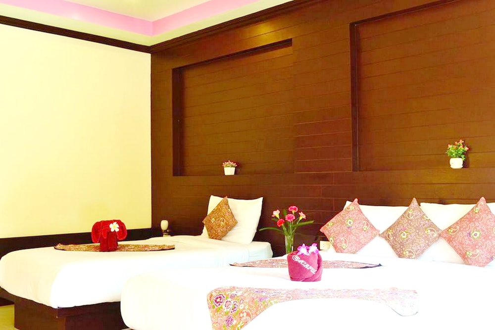 peaceful resort koh lanta