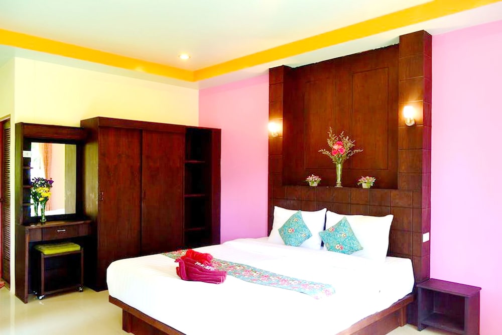 peaceful resort koh lanta