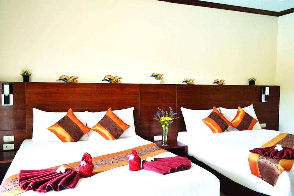 peaceful resort koh lanta