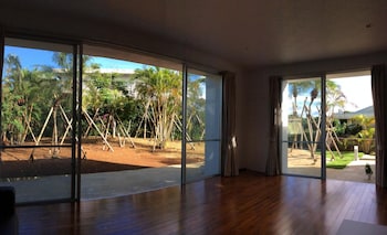 seaside house nirai
