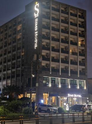 sims hotel