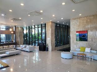 sims hotel