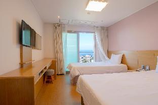 sims hotel