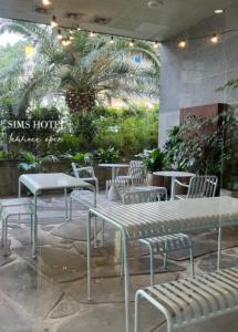 sims hotel
