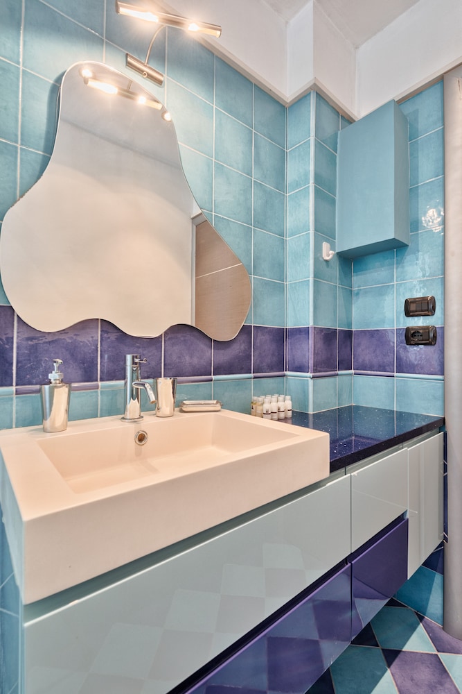 vanchiglietta colourful apartment