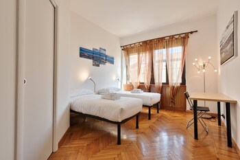 vanchiglietta colourful apartment