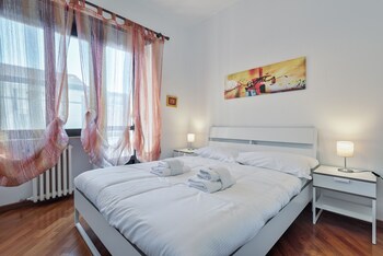 vanchiglietta colourful apartment