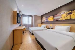 iu hotel chongqing hechuan pedestrian street darunfa branch