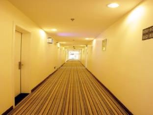 7 Days Inn Jixian County Baowei Road,,2 star