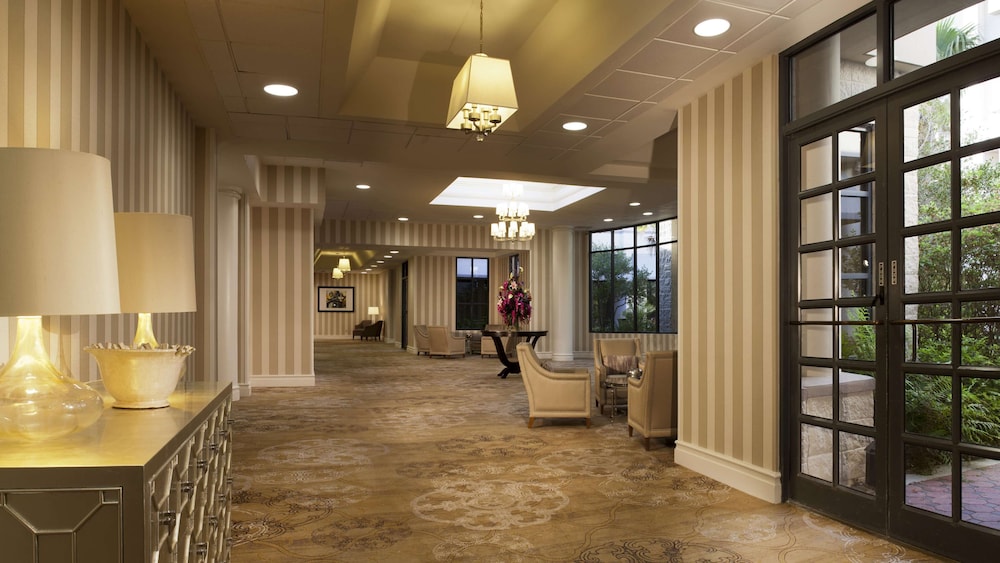 hilton new orleans airport