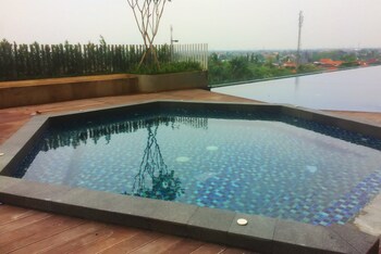 Elegant Studio Apartment At Springwood Residence,,0 star