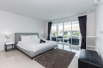 modern 4 bedrooms pool villa vy