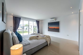 modern 4 bedrooms pool villa vy