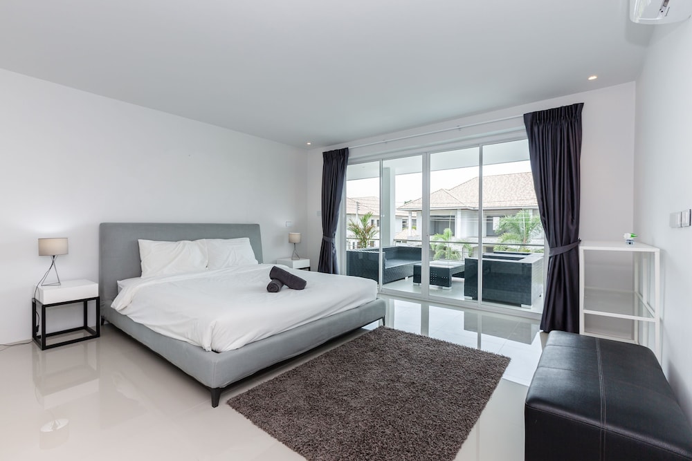 modern 4 bedrooms pool villa vy