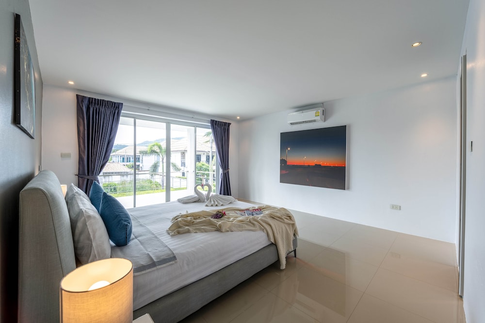 modern 4 bedrooms pool villa vy