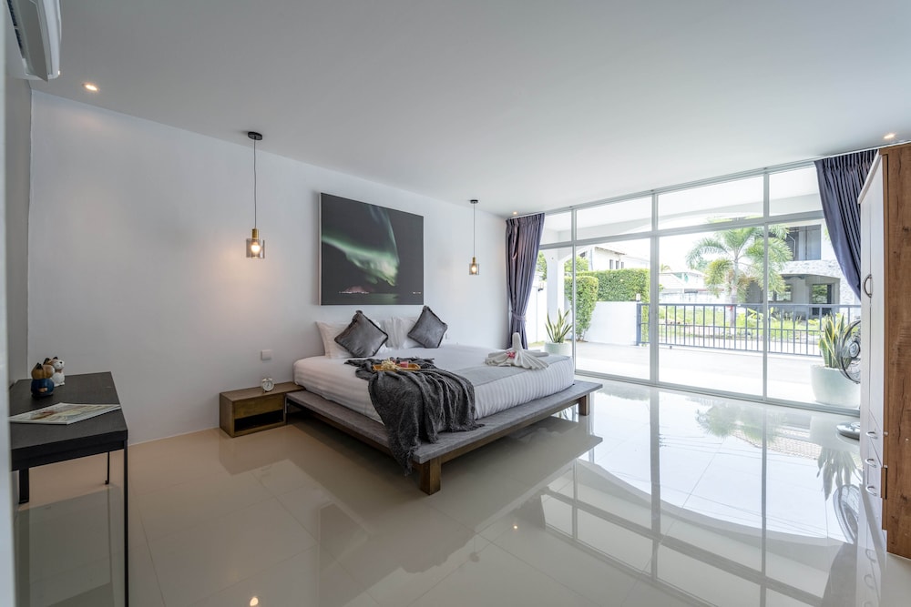 modern 4 bedrooms pool villa vy