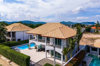 modern 4 bedrooms pool villa vy