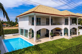 modern 4 bedrooms pool villa vy